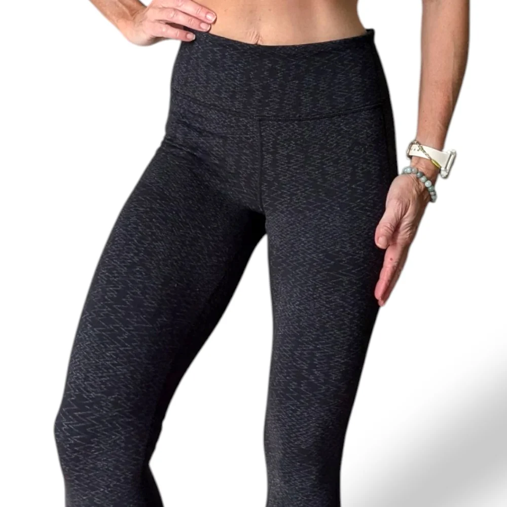 Athleta Salutation High Rise 7/8 Length Black Gray Zig Zag Textured Leggings S